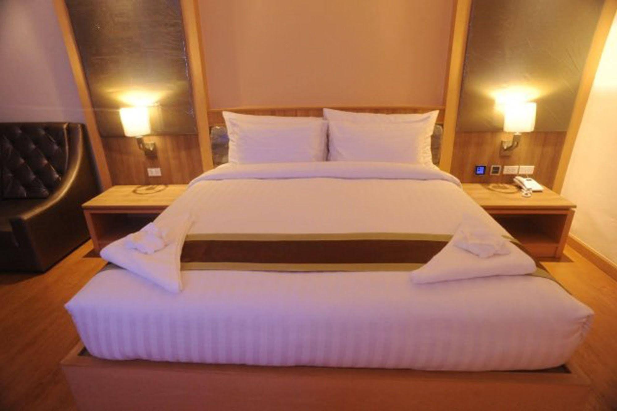 Kitlada Hotel Udonthani Eksteriør bilde