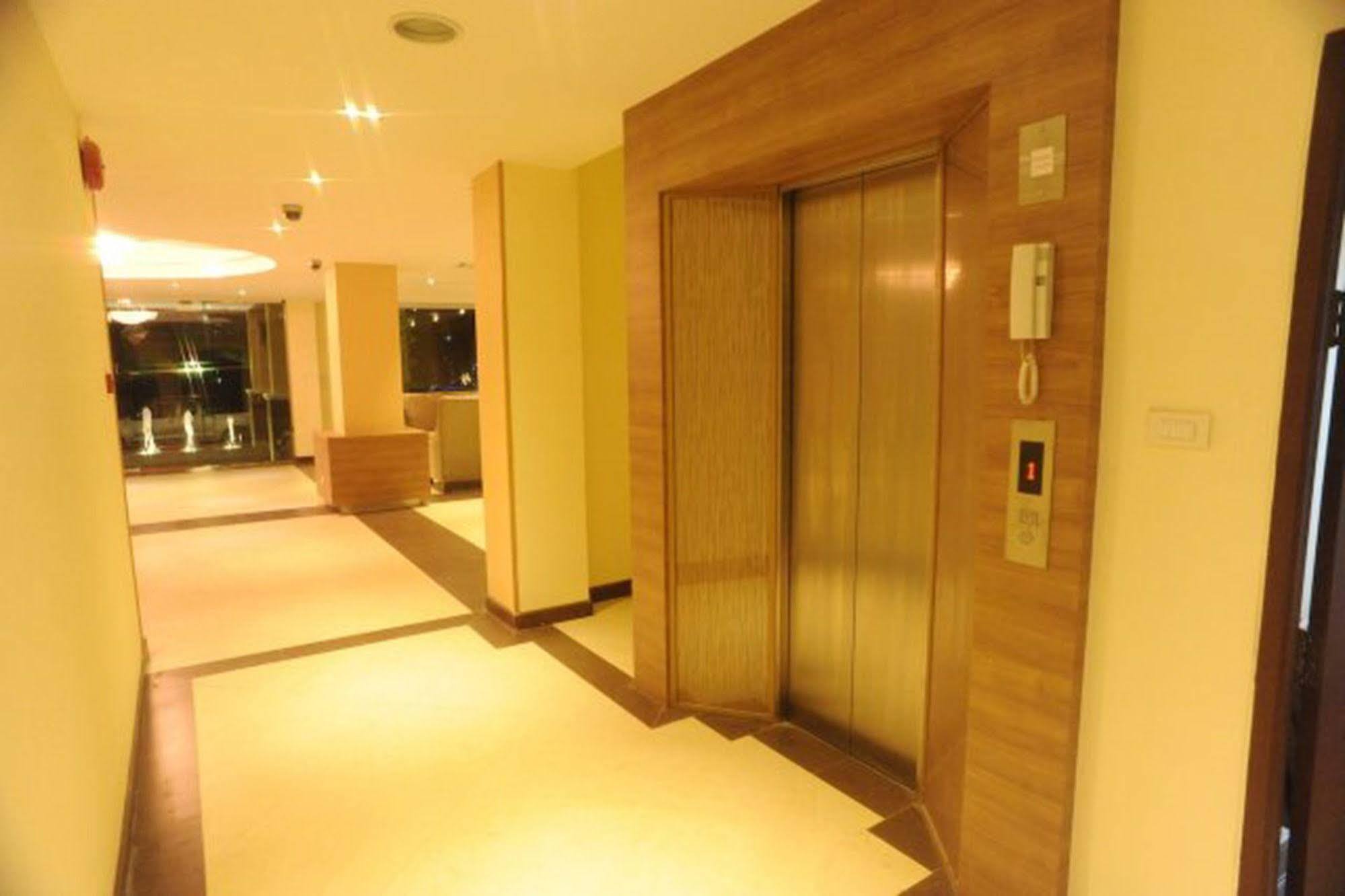 Kitlada Hotel Udonthani Eksteriør bilde